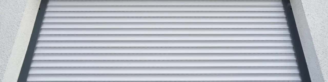 Jak opuścić rolety zewnętrzne ręcznie – proste sposoby na trudności