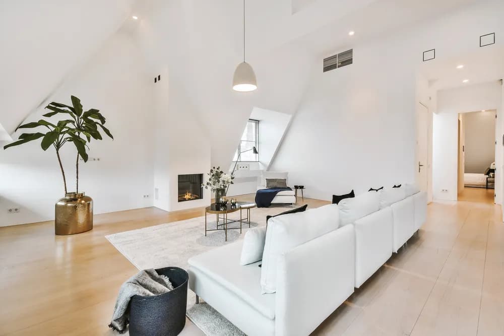 Jak oświetlić pokoje na poddaszu, aby uniknąć ciemnych zakamarków