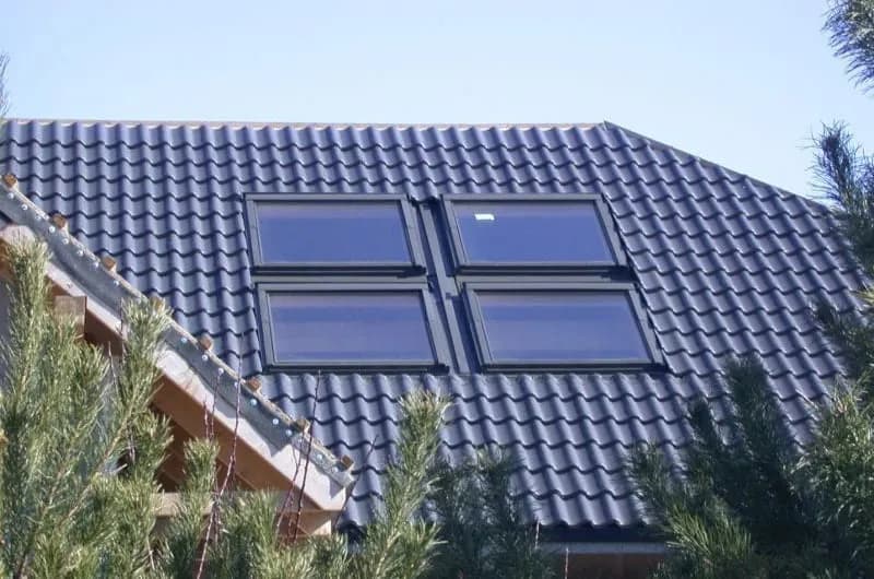 Jak zamontować dwa okna dachowe obok siebie bez błędów i komplikacji